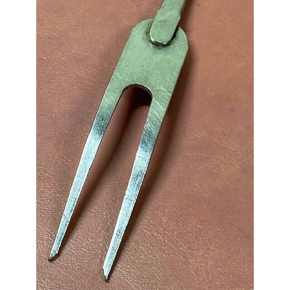 Vintage EKCO Lifting/Turning Meat Fork with Faux Wood Handle - Picture 10 of 11